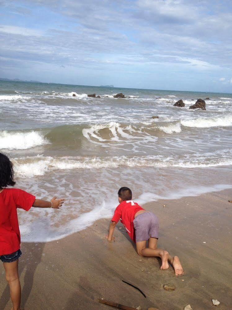Koh Jum Aosi Beach View Bagian luar foto