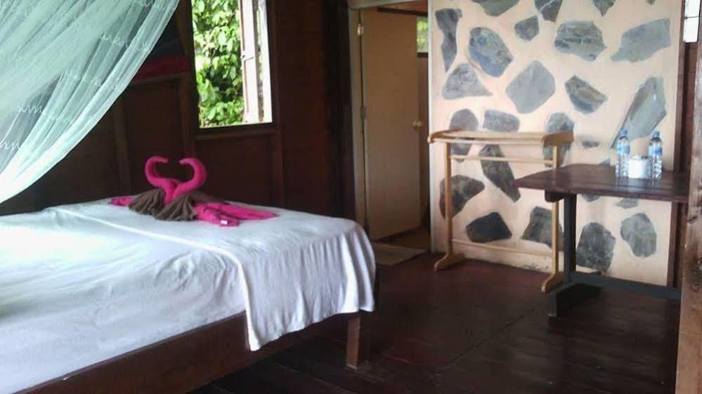 Koh Jum Aosi Beach View Bagian luar foto