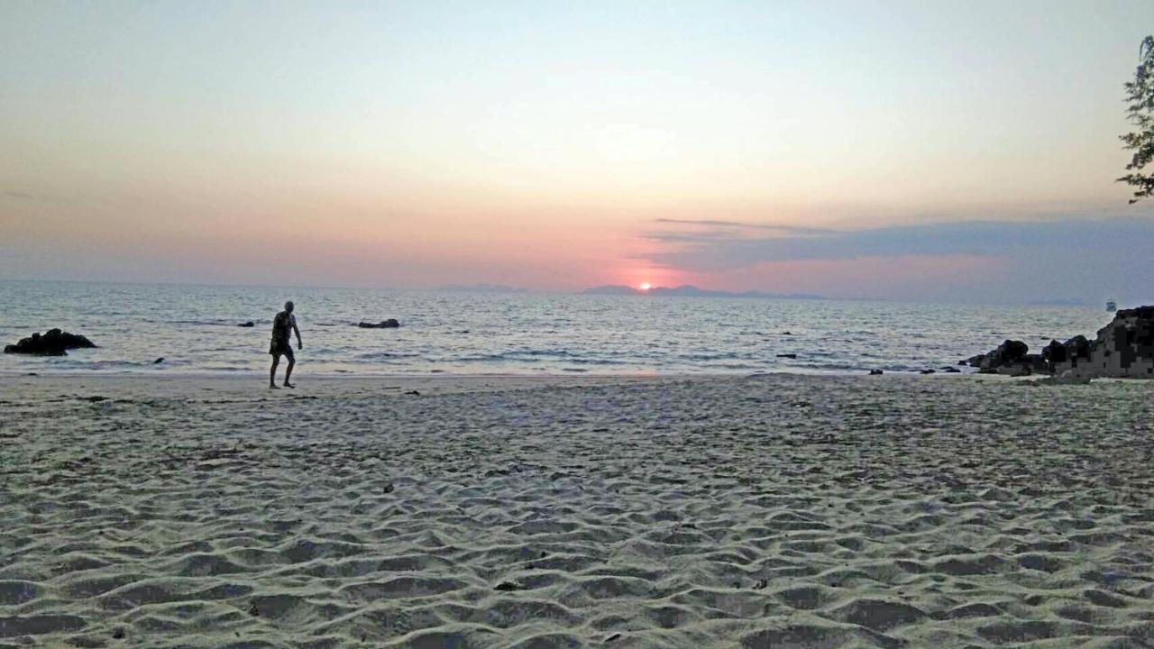 Koh Jum Aosi Beach View Bagian luar foto